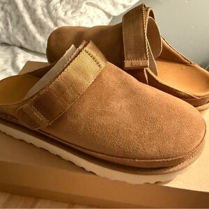 Ugg Goldenstar Womens Clogs Size 9